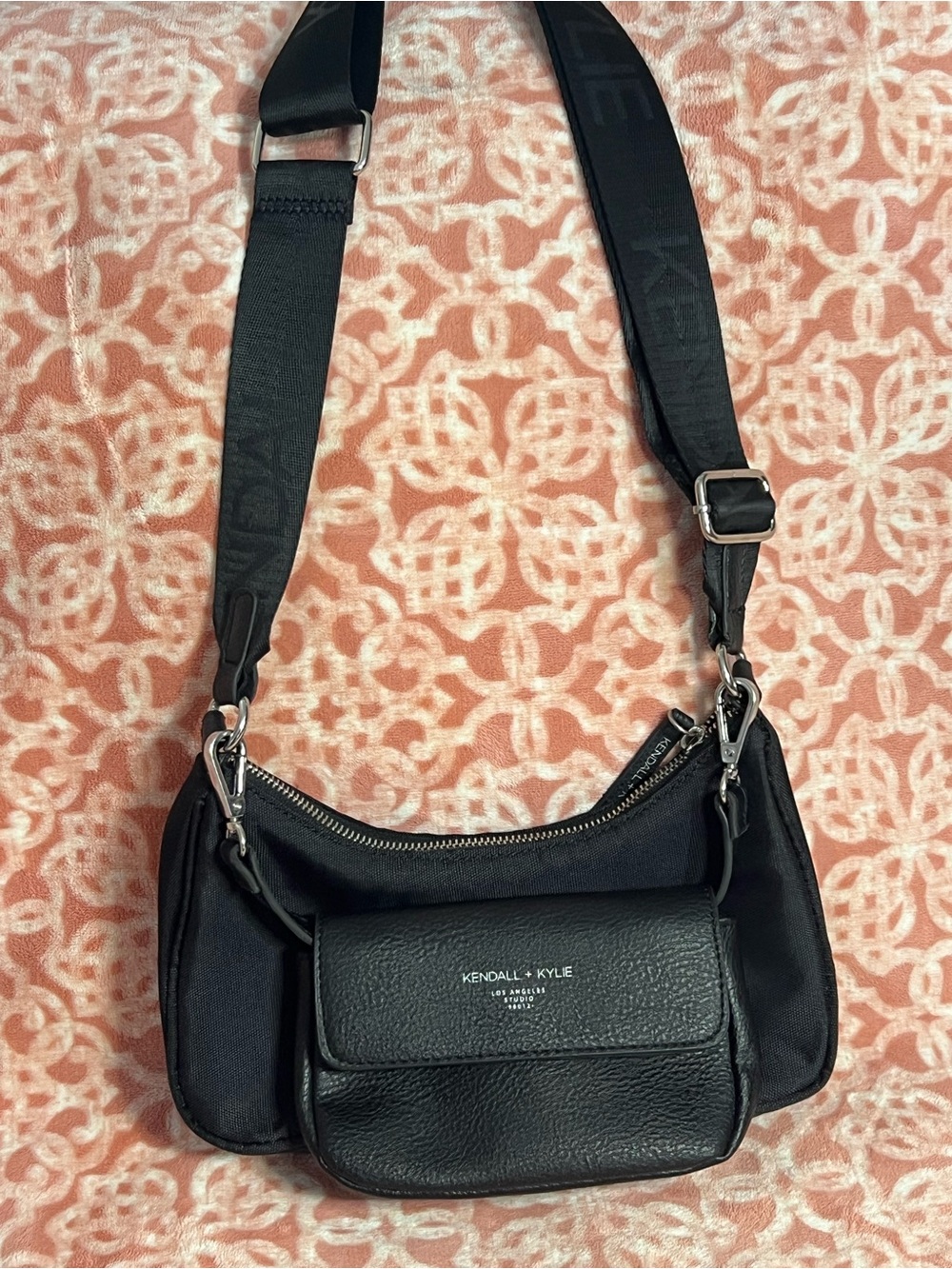 Kendall & Kylie Black Multi-Pocket Crossbody Bag